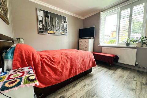 2 bedroom flat for sale, Broadmead, London, SE6