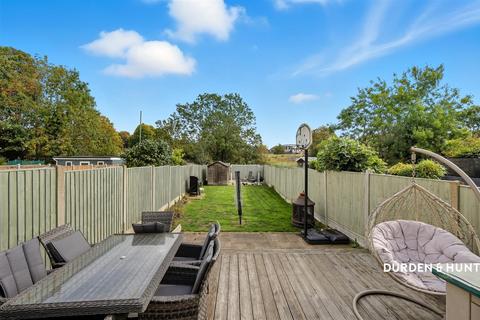 undefined, Northumberland Avenue, Hornchurch, RM11