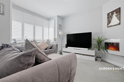 undefined, Northumberland Avenue, Hornchurch, RM11