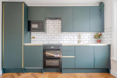 2 bedroom apartment for sale, Shardeloes Road, London
