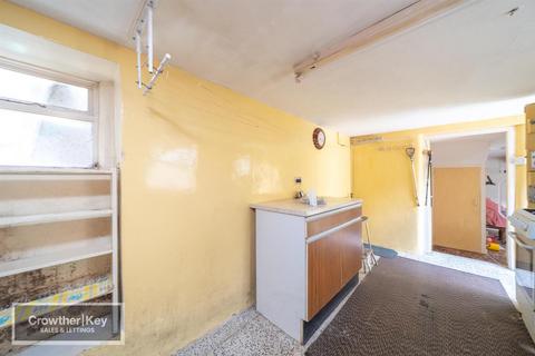 4 bedroom detached house for sale, Macclesfield Old Road, Buxton