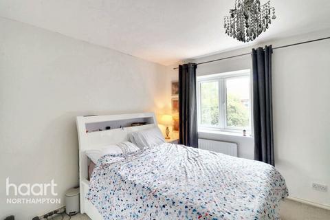 16 The Weavers, Northampton, NN4 0PQ