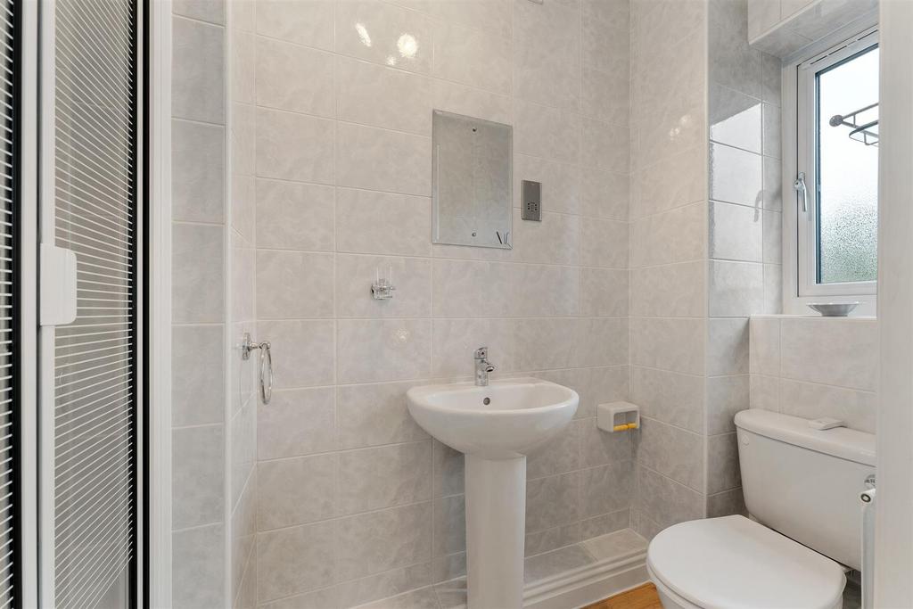 Bed 2 En Suite