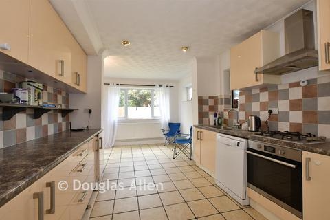 undefined, Dover Road, London E12