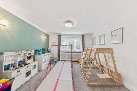 76 Coldstream Close, Warrington, WA2 0LL