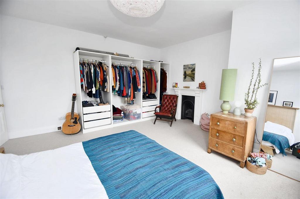Principal bedroom