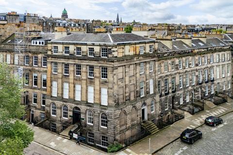 2/3 Darnaway Street, New Town, Edinburgh, EH3 6BG