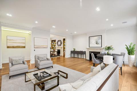 undefined, Ennismore Gardens, London, SW7