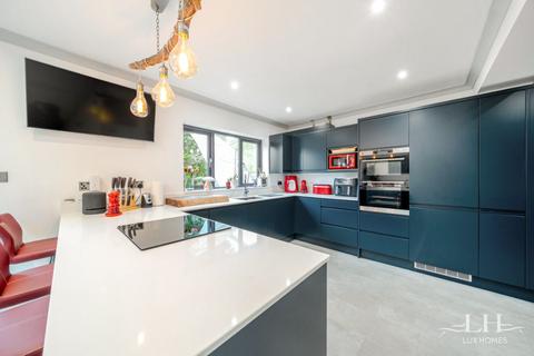 4 bedroom semi-detached house for sale, Argyle Gardens, Upminster