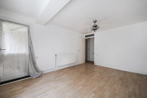 undefined, Romney Close, London