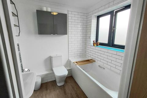 1 bedroom flat to rent, Canal Walk, Hampshire SO14
