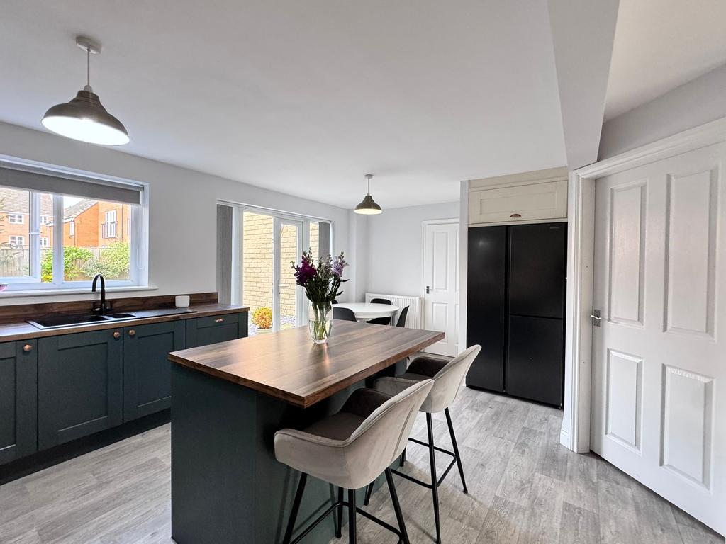 Kitchen/lining dining