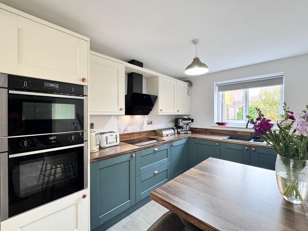 Kitchen/living dining