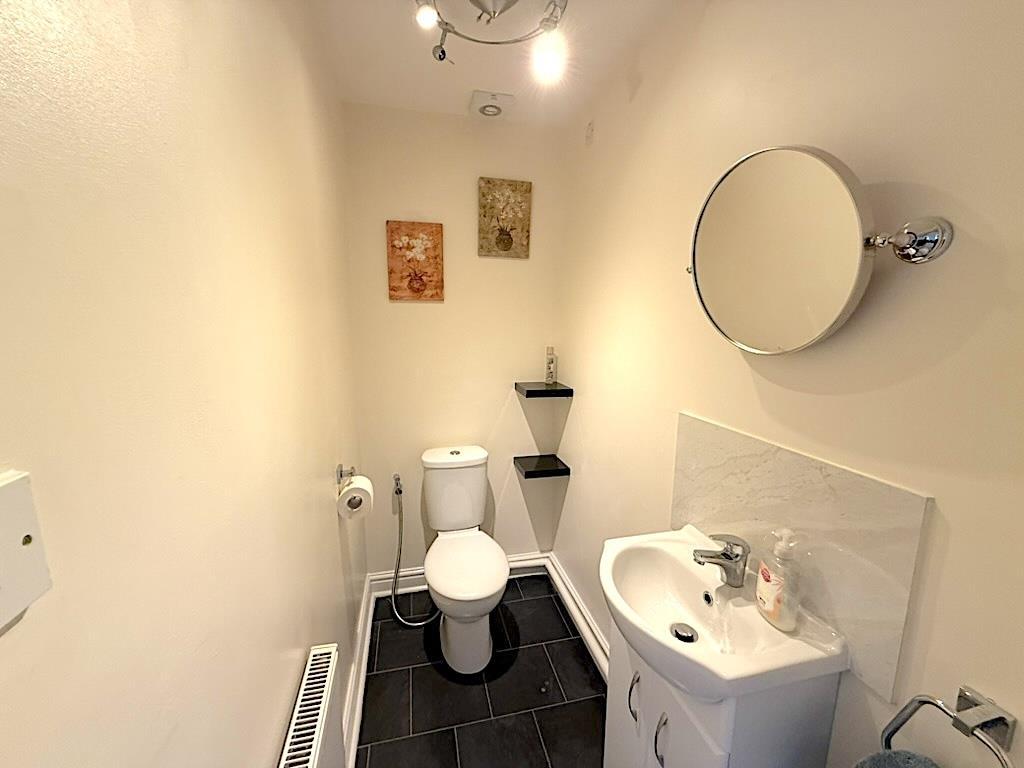 Downstairs wc.jpg