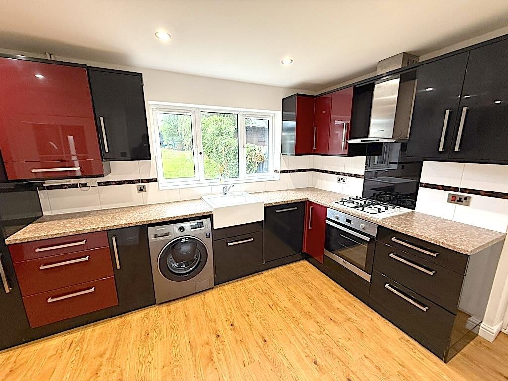 Kitchen 3rd.jpg