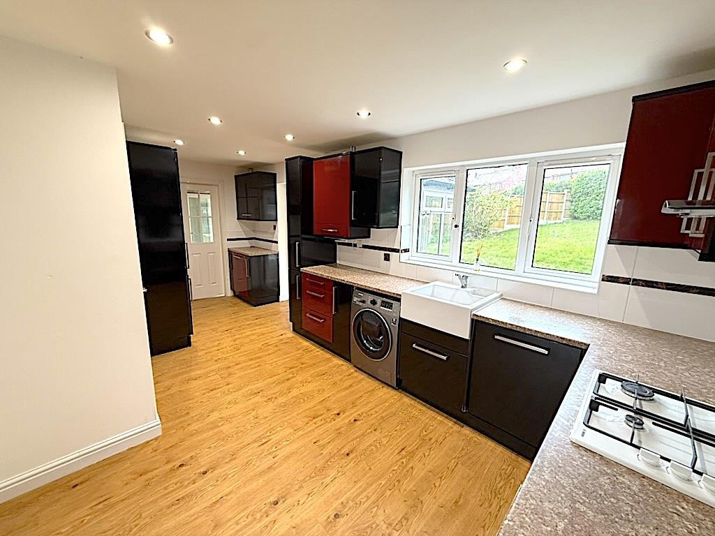 Kitchen 2nd.jpg