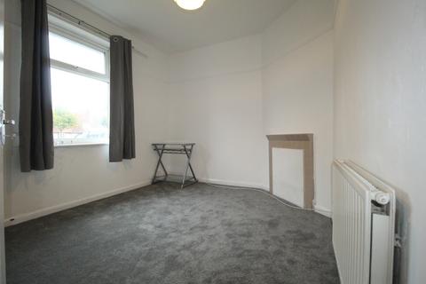 3 bedroom terraced house to rent, Valence Avenue, Dagenham, Essex, RM8