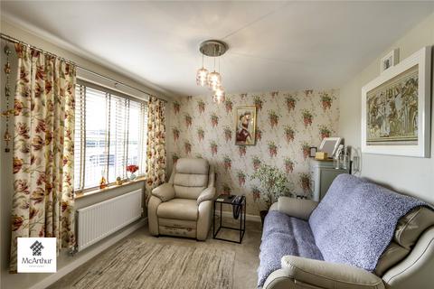 8 Avalon Gardens, Harworth, Doncaster, DN11 8FD