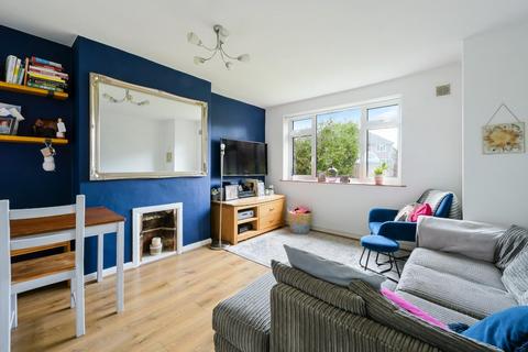21 Wolsey Close, Worcester Park, KT4 7EF