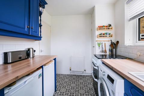 21 Wolsey Close, Worcester Park, KT4 7EF