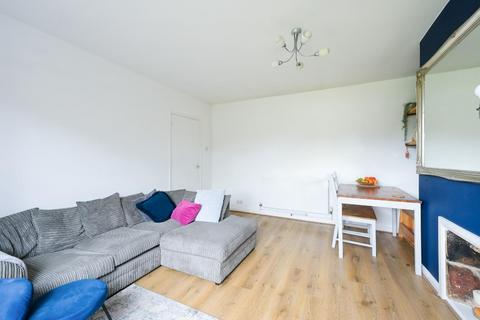21 Wolsey Close, Worcester Park, KT4 7EF