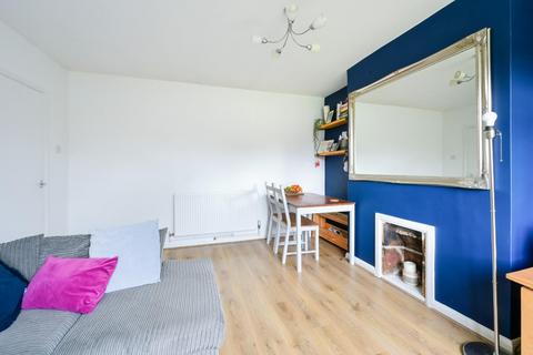 21 Wolsey Close, Worcester Park, KT4 7EF