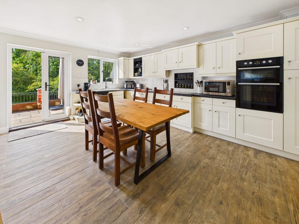 Kitchen/Breakfast Room