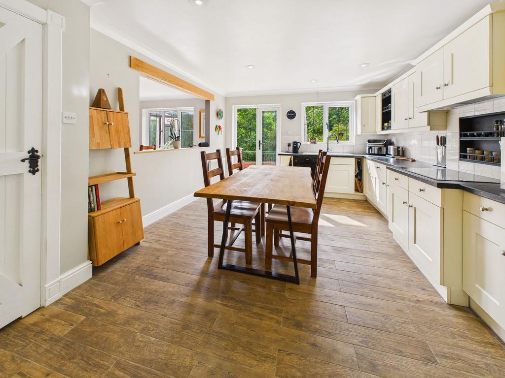 Kitchen/Breakfast Room