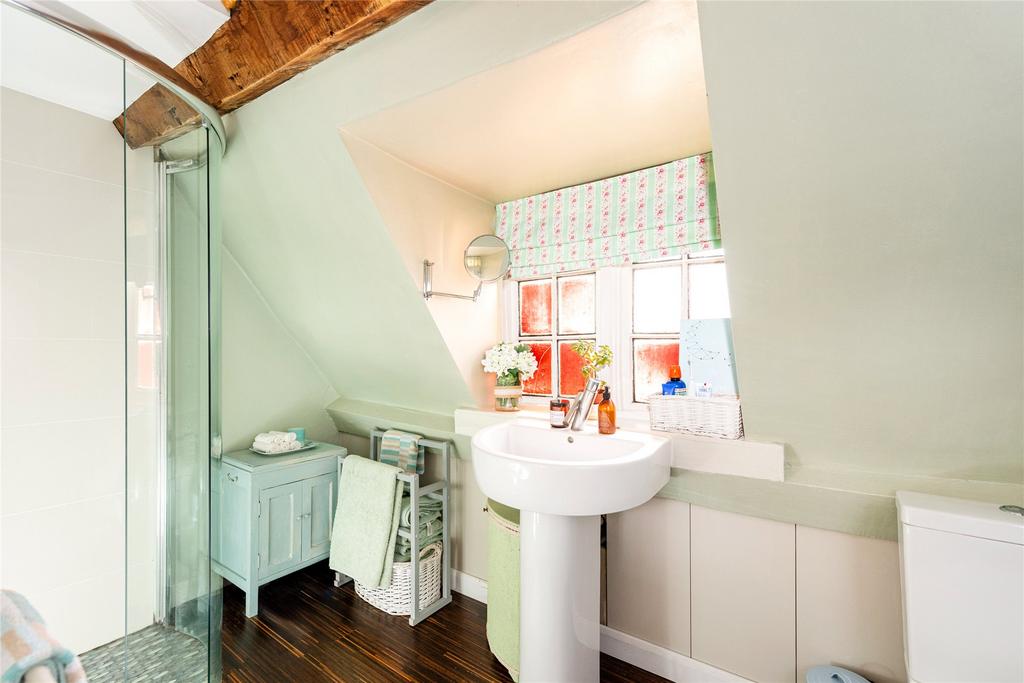 Studio Shower Room