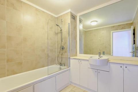 2 bedroom flat to rent, Fulham Road, London, SW3