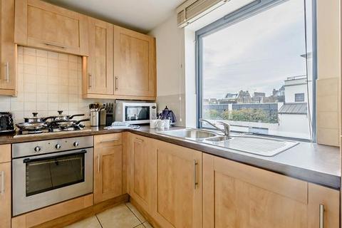 2 bedroom flat to rent, Fulham Road, London, SW3