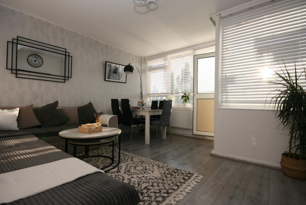 3 Bedroom Maisonette, Pollard Street, E2 – Beth