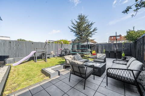 5 bedroom semi-detached house for sale, Commonside East, Mitcham CR4