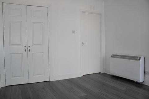 Studio to rent, North Street, Dundee, DD3 7RS