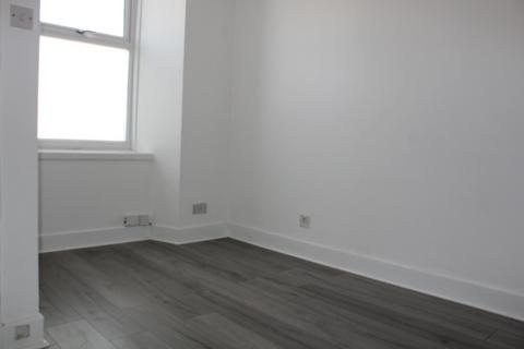 Studio to rent, North Street, Dundee, DD3 7RS