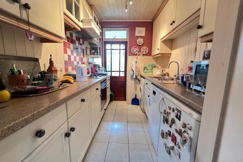 3 bedroom house for sale, Guildford Road, Seven Kings