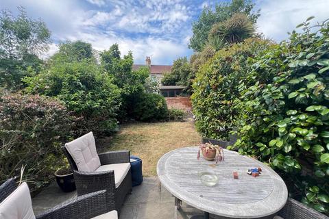 3 bedroom house for sale, Guildford Road, Seven Kings