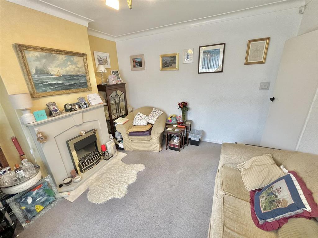 Lounge 2