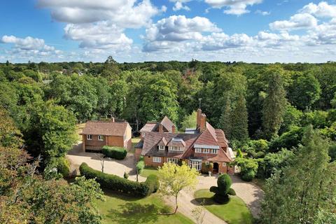 6 bedroom detached house for sale, The Avenue, Farnham Common, Buckinghamshire, SL2