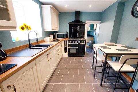 3 bedroom terraced house for sale, 11 St Clements Road