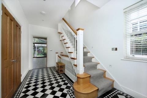 13 Ascott Avenue, London, W5 3XL
