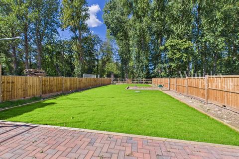 undefined, The Street, Garboldisham