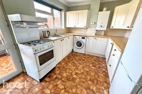 2 bedroom semi-detached bungalow for sale, Cornwall Gardens, Braintree