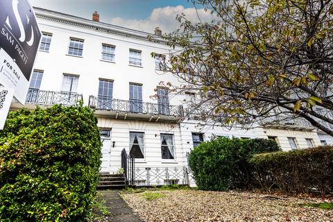 1 bedroom flat for sale, Evesham Road, Cheltenham, GL52