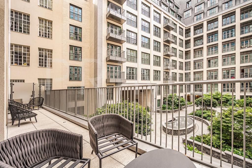 BALCONY1 (17).jpg