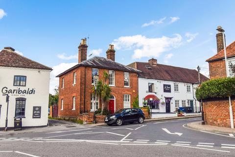 High Street, Burnham, SL1