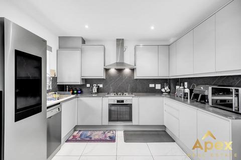 47 Grasholm Way, Slough, SL3 8WE