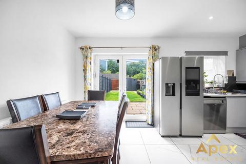 47 Grasholm Way, Slough, SL3 8WE