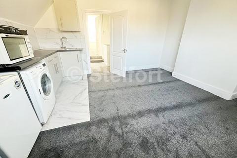 1 bedroom flat to rent, West Green Road, London, N15