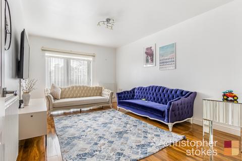 2 bedroom flat for sale, The Cedars, Broxbourne, Hertfordshire, EN10 6FX